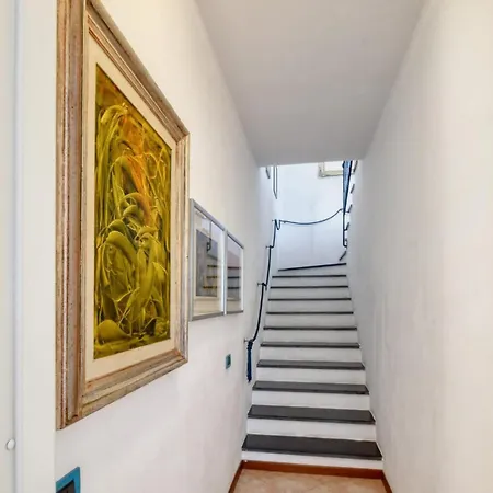 2 Bedroom Gorgeous In Recco
