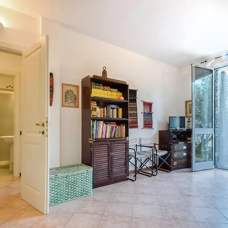 2 Bedroom Gorgeous Home In Recco * Recco